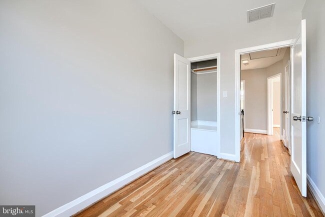 Building Photo - 817 N Marlyn Ave