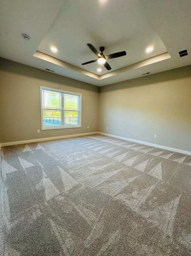 Building Photo - 1970 Petit Dr