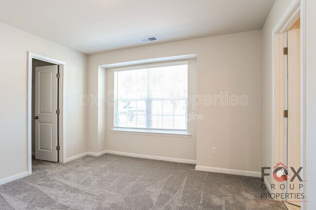 Building Photo - 6295 Fairfax Ct