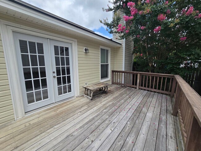 Building Photo - 6338 Rhemish Dr