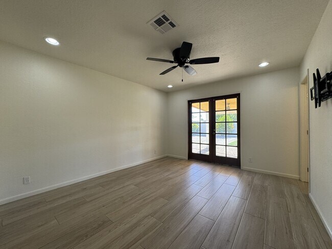 Building Photo - 4426 N 85th St