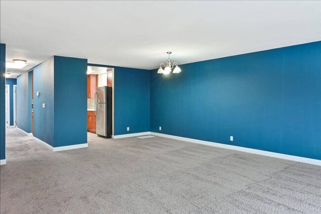 Building Photo - $3,850 / 3br - Fabulous 3 bed, 2 bath in S...