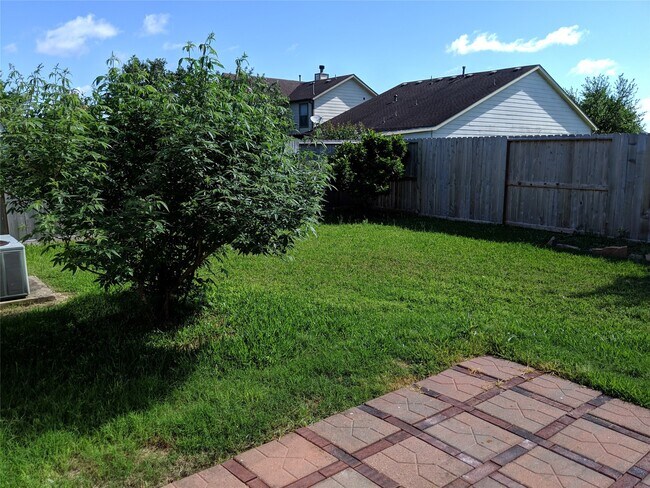 Building Photo - 21210 Shadow River Ln