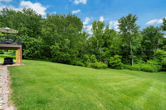 Building Photo - 2947 Meramar Dr