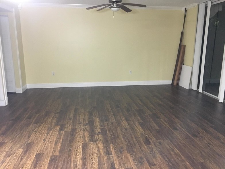 Building Photo - 12154 Saint Andrews Pl