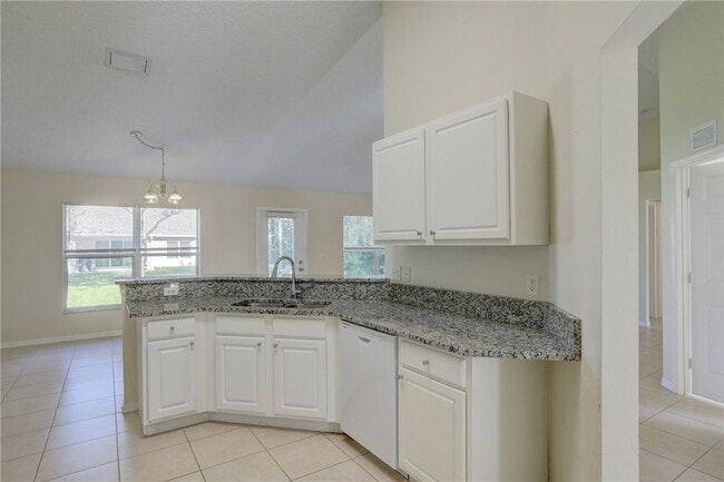 Building Photo - 573 Belfast Terrace