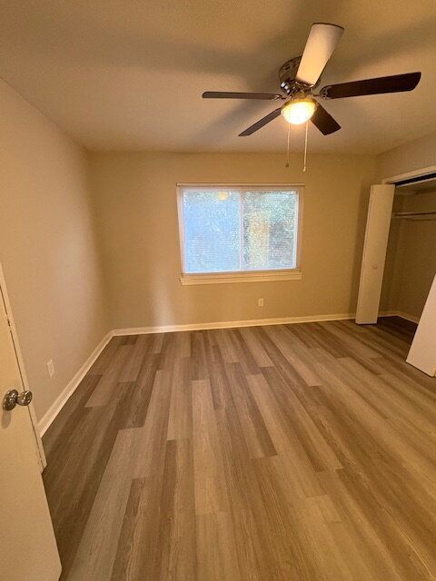 Building Photo - 904 E 14th St