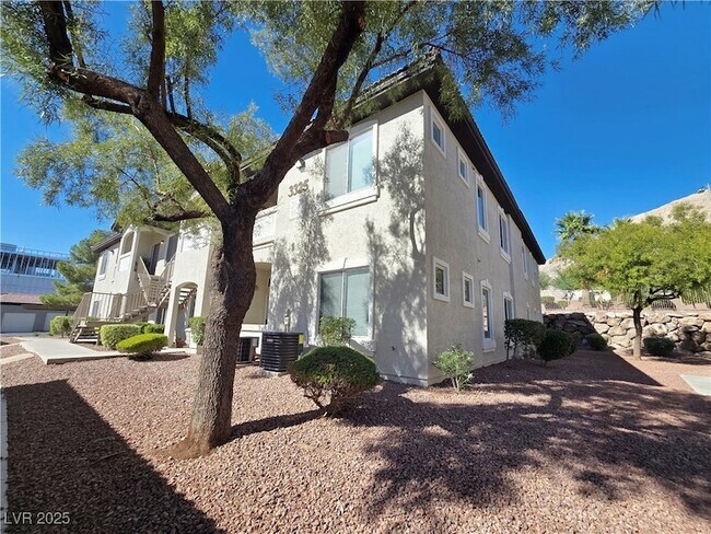 Primary Photo - 3325 Cactus Shadow St