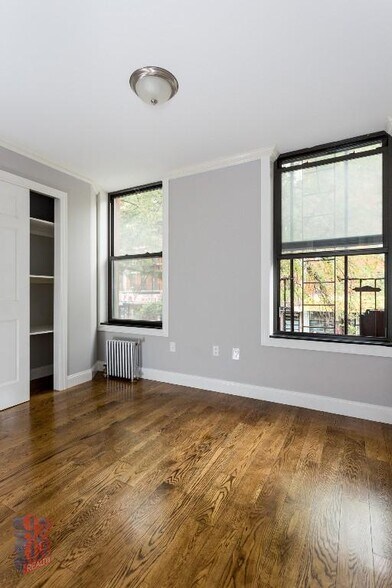 Building Photo - 396 E 10th St