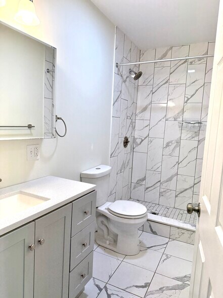 Building Photo - 47 Charter St