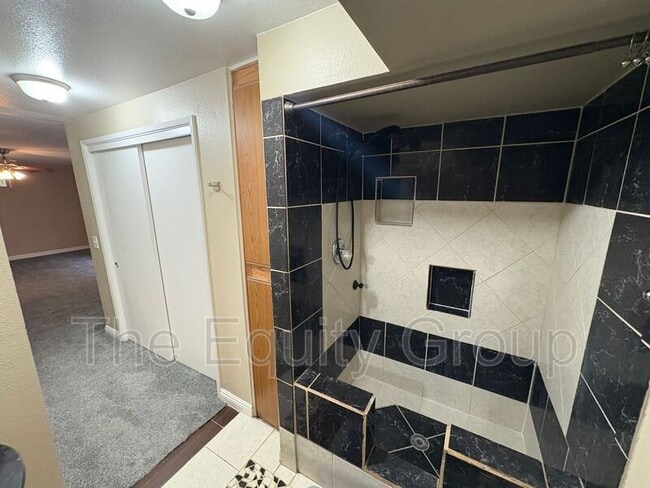 Building Photo - 600 N Dickran Dr