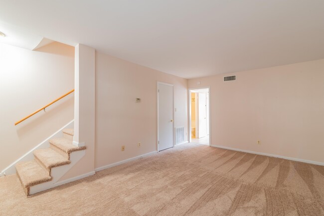 Building Photo - 4631 Old Lantern Way