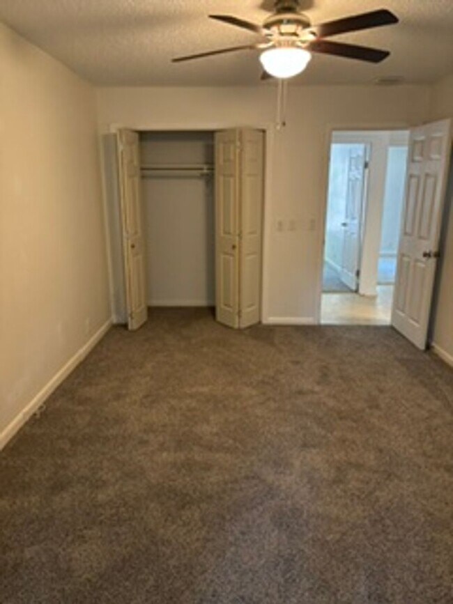 Building Photo - Charming 3 bedroom, 2 bathroom located in the picturesque Hot Springs Village, nearby the Coronad...