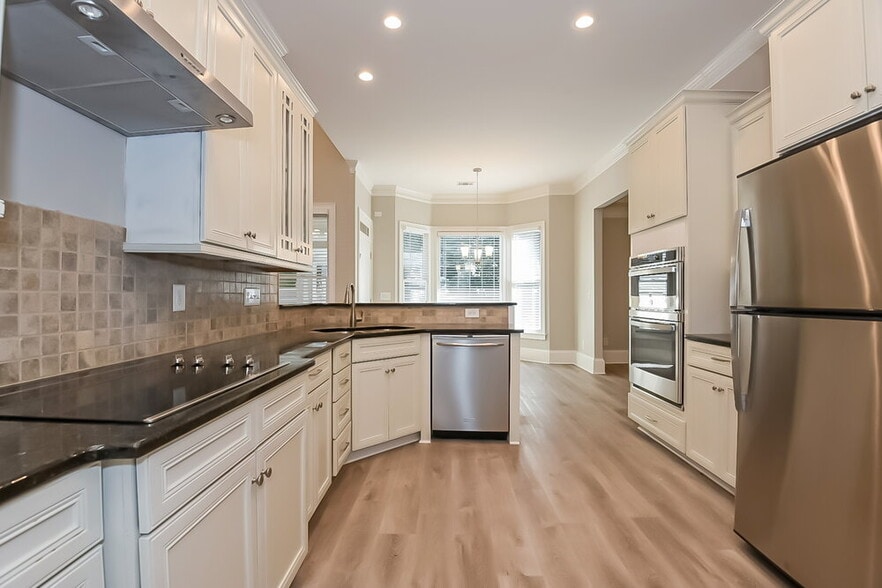 Building Photo - 4654 Jefferson Ridge Way