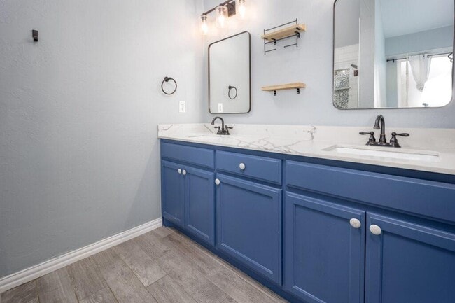 Building Photo - 13516 Gramercy Park Pl