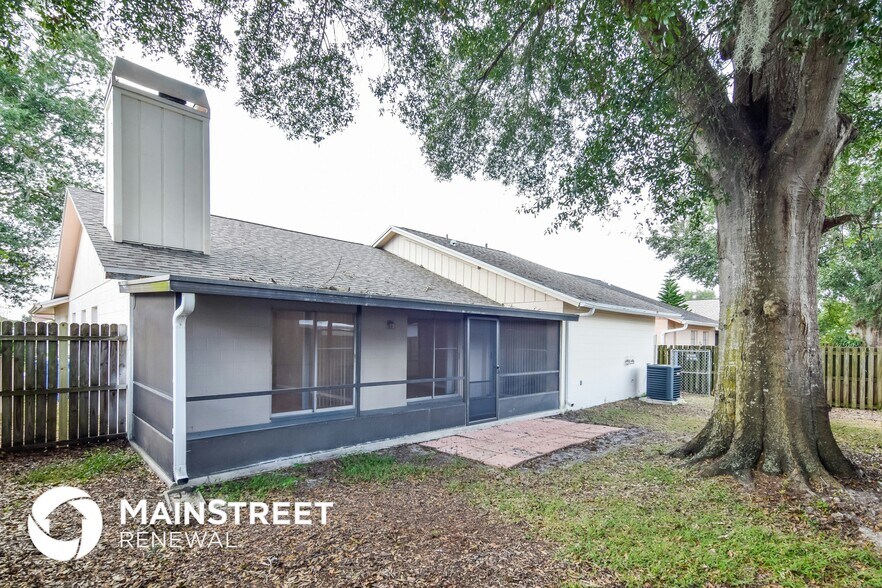 Building Photo - 13210 Silvercreek Dr