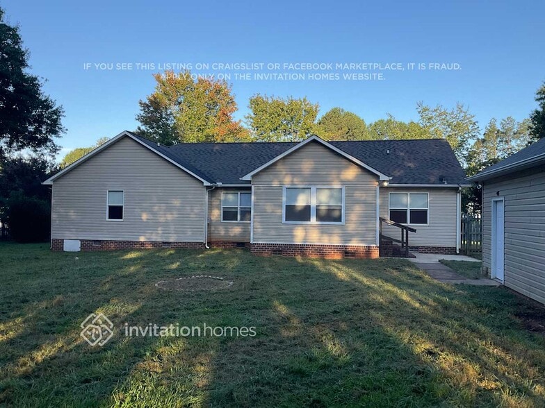 Building Photo - 225 Bonaventure Dr