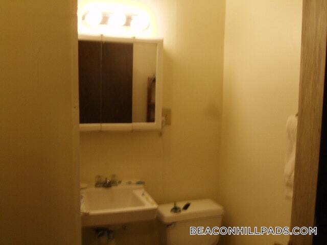 Building Photo - 40 Anderson St