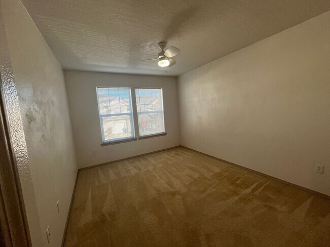 Building Photo - 8532 NE Knott St