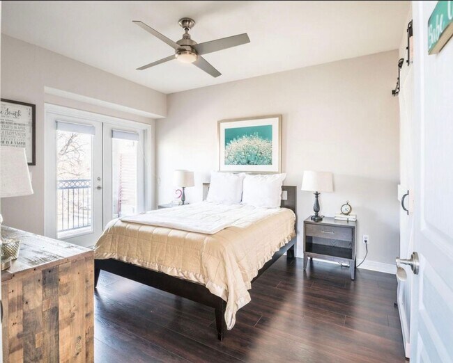 Building Photo - Stunning “Treehouse” Top-Floor Condo – 2 Bed / 2 Bath | One Block from City Park