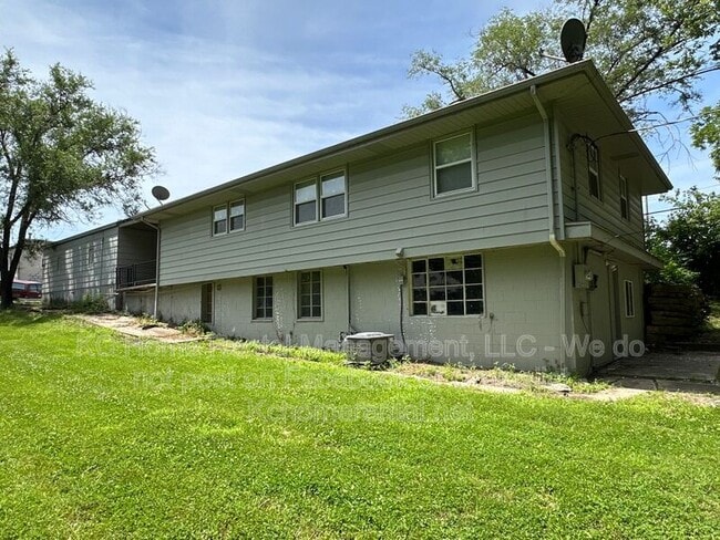 Building Photo - 515 S Forest Ave
