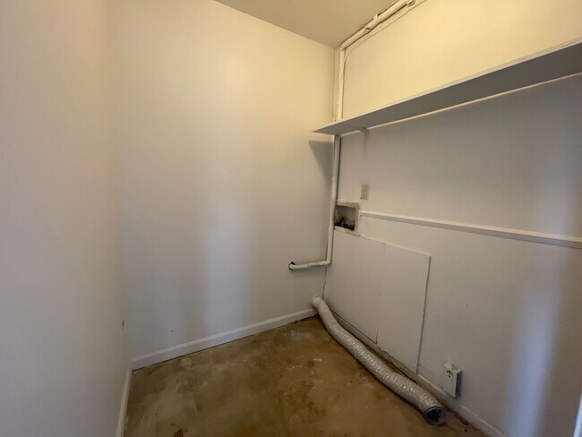 Building Photo - Chapel Hill Rd Townhomes