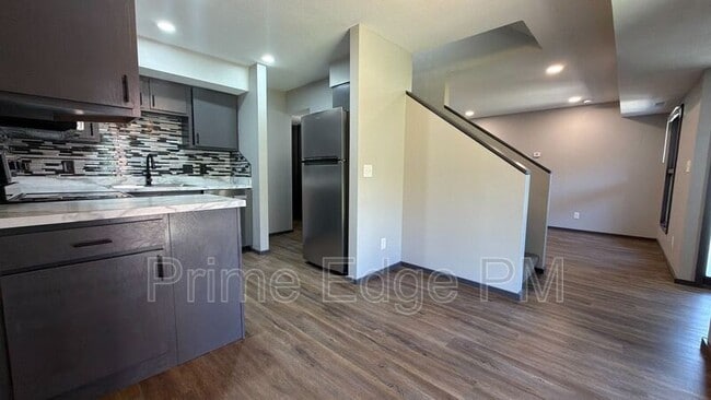 Building Photo - 1741 Ridgehaven Ct