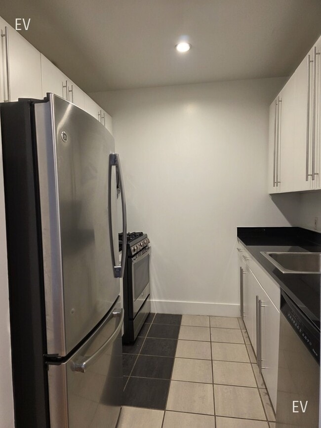 Building Photo - 50 Murray-ev908