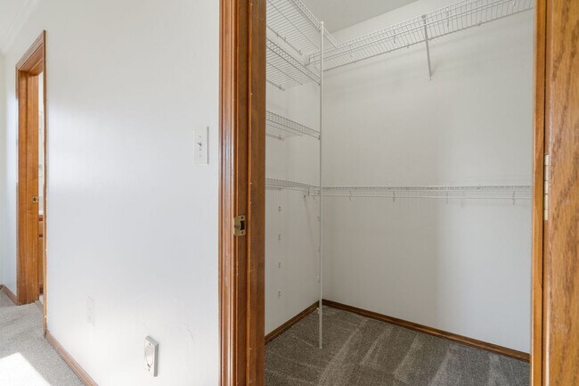 Building Photo - Spacious 4 Bed, 3 Bath Home | Central Vall...