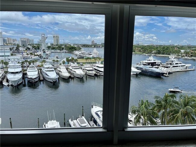 Building Photo - 1 Las Olas Cir