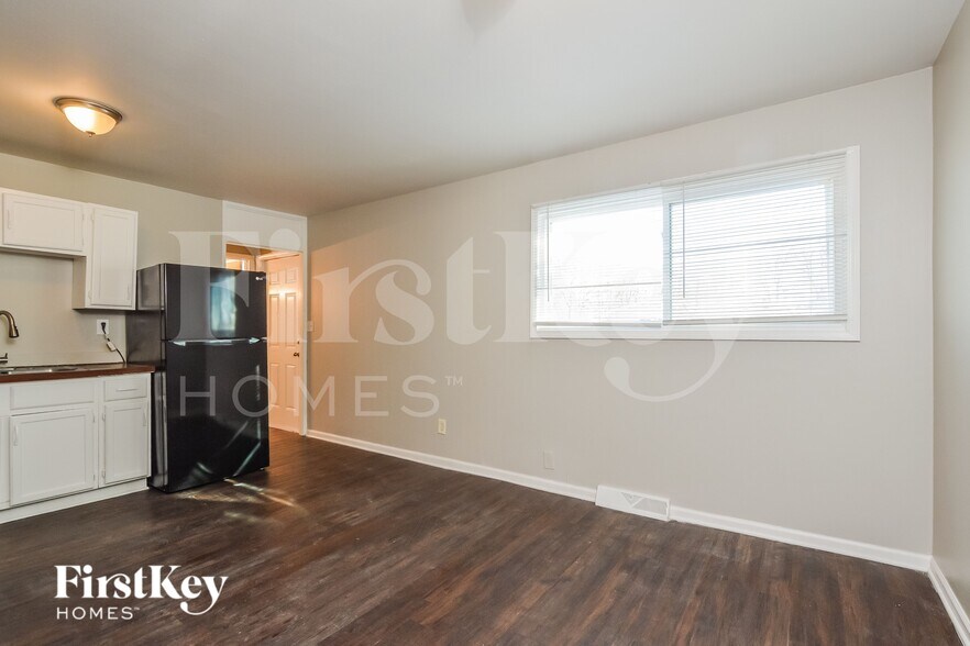 Building Photo - 955 Lorraine Ave