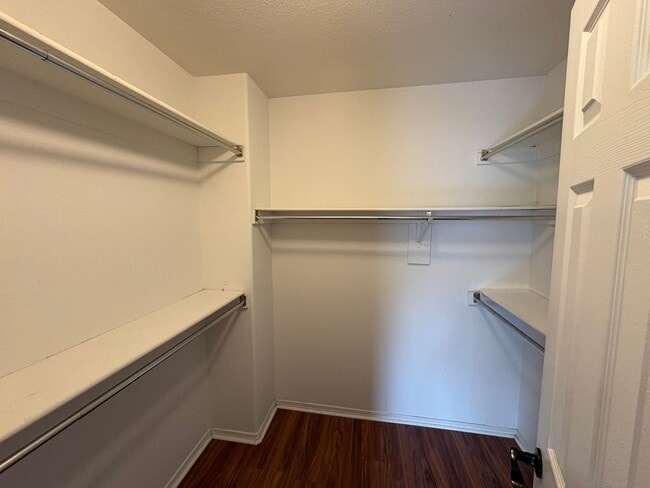 Building Photo - Beautiful 4 Bed 4 Bath Home in Lorson Ranch!!!