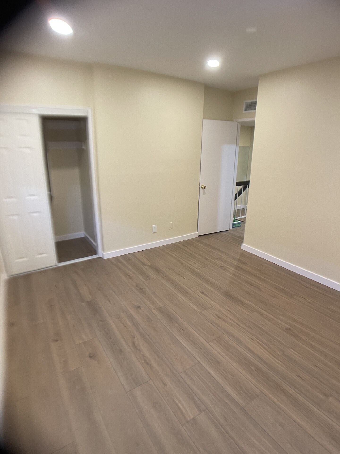 Building Photo - 9019 Cedros Ave