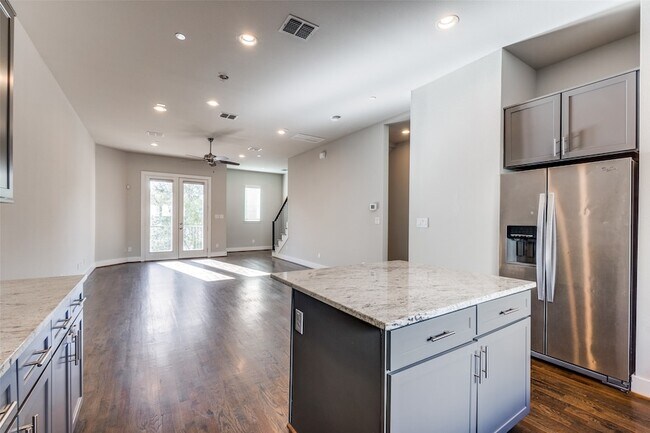 Building Photo - 4211 Rawlins St