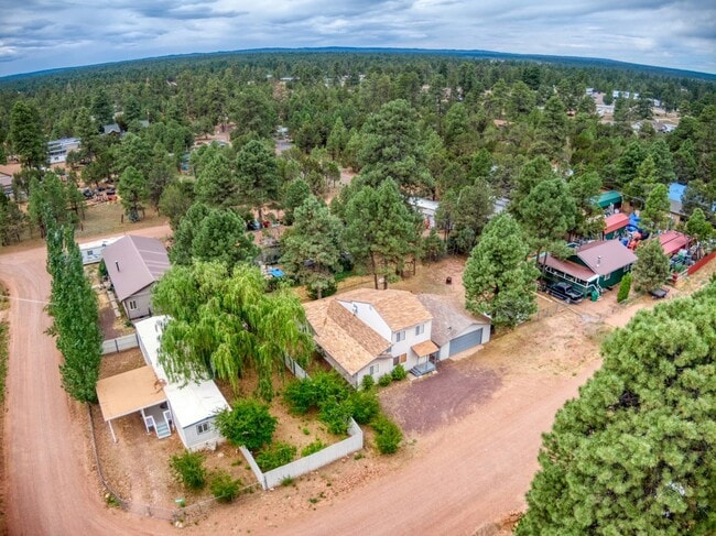 Building Photo - 2073 Thousand Pines Dr