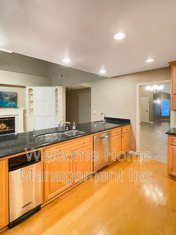Building Photo - 4310 Canyon Crest Rd W