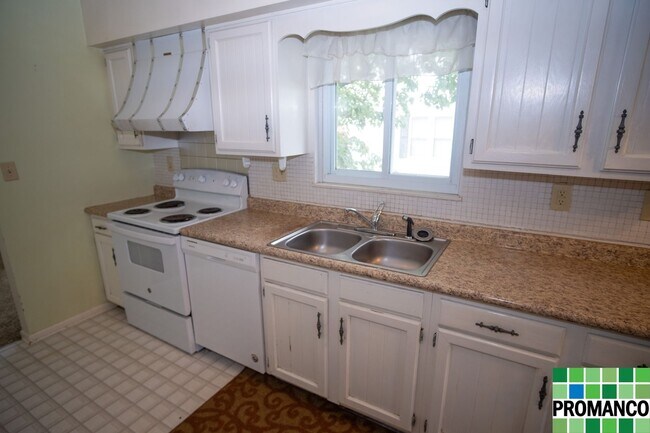 Building Photo - Very nice Single-Family home!