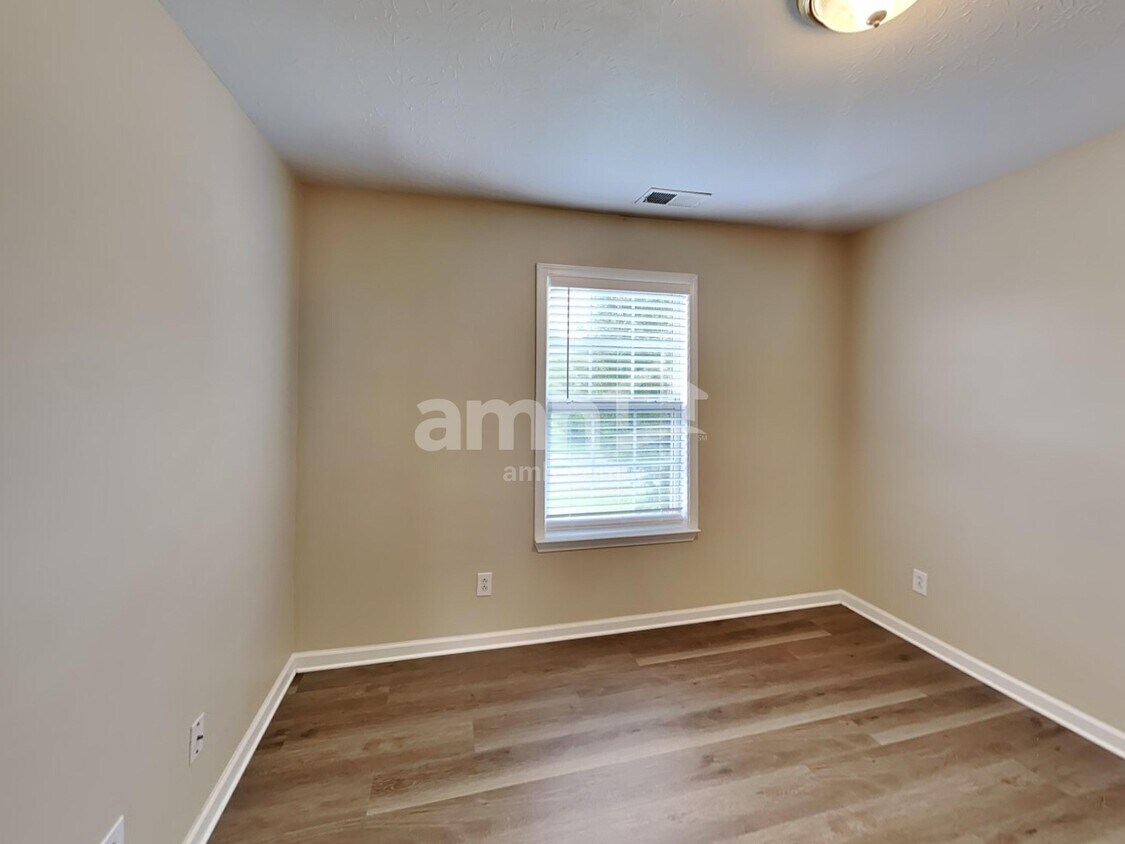 Building Photo - 2502 Euclid Dr