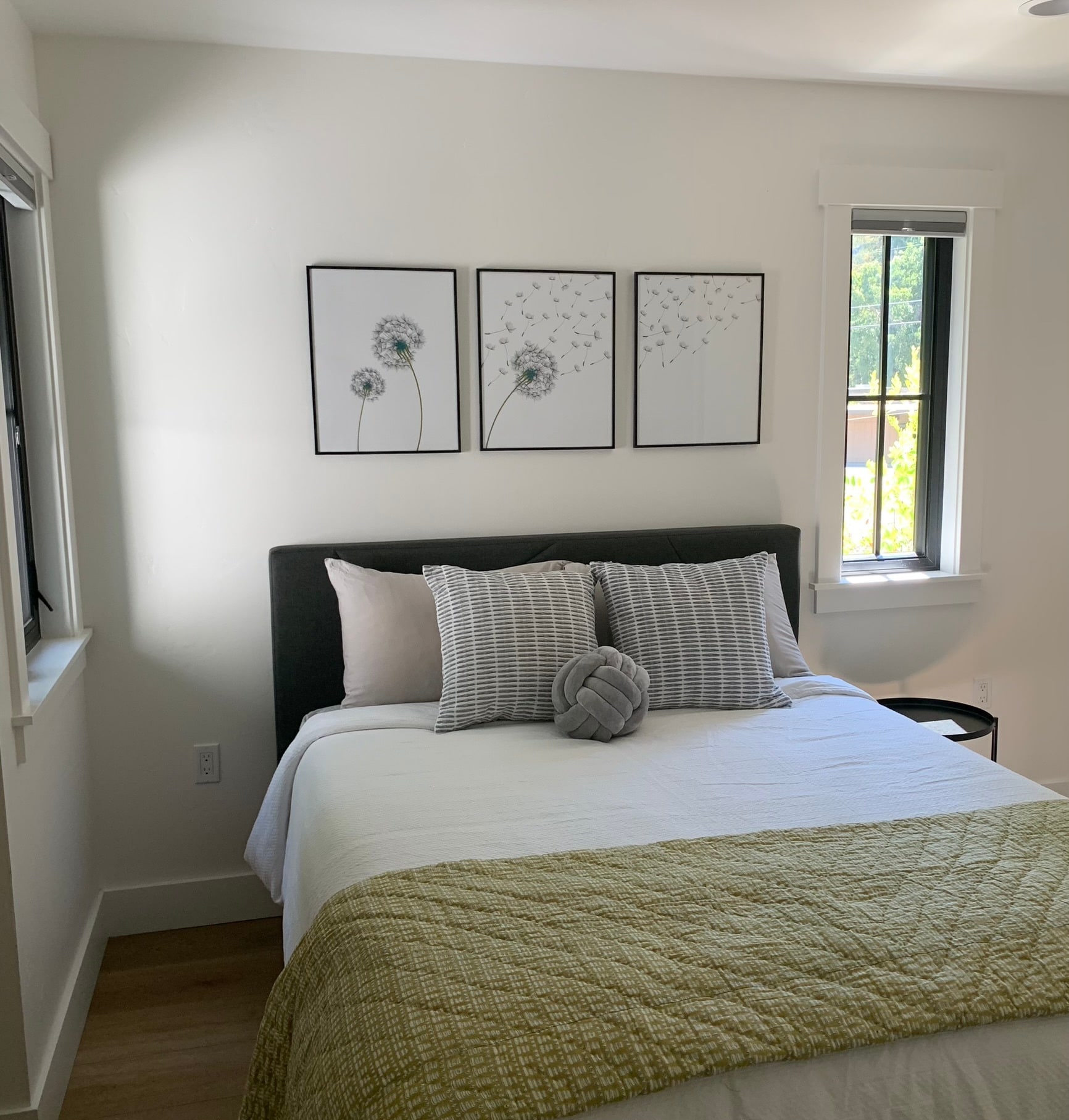 Queen bed - 1110 Glen Rd