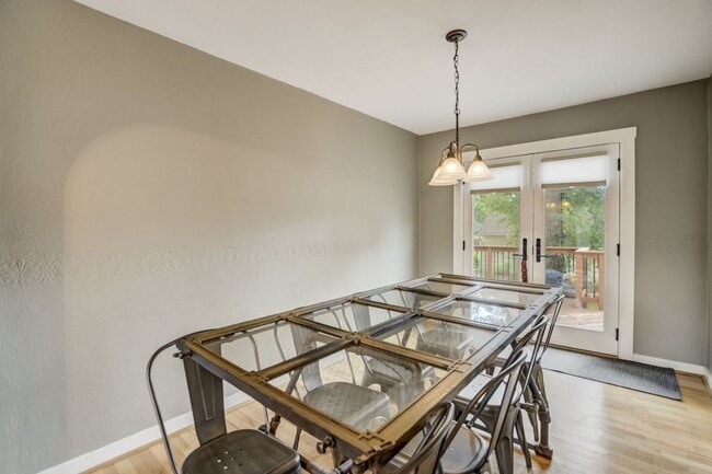 Building Photo - Main Level Living Near UC Health and Olymp...