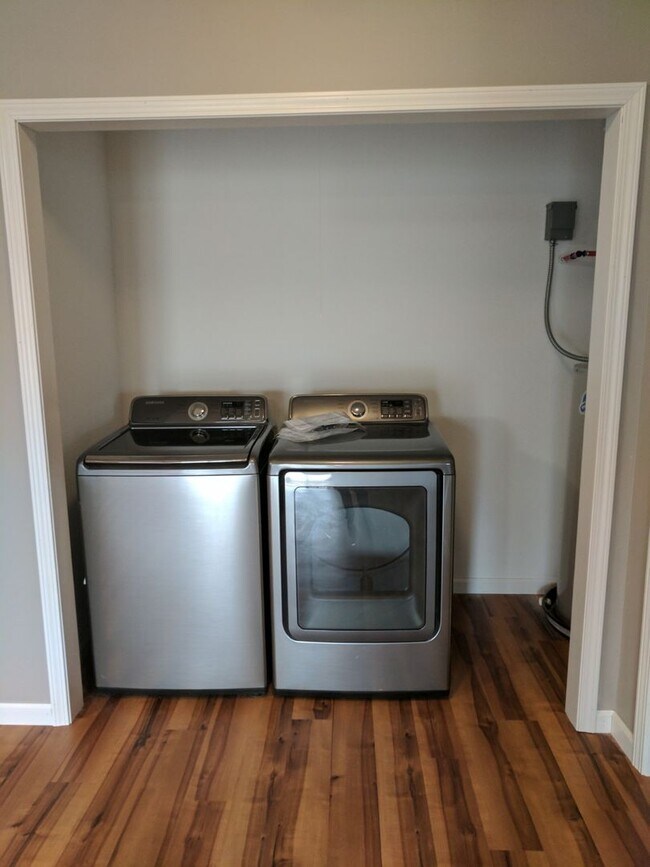 Interior Photo - Rosewood Apartments