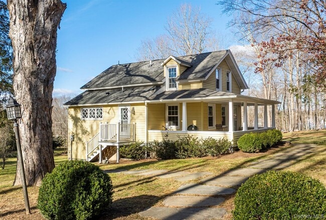 Building Photo - 6 Starr Ridge Rd