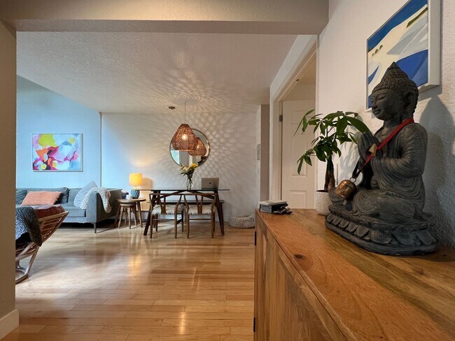 Building Photo - Nature’s Paradise in Shanahan Ridge - Fully Furnished