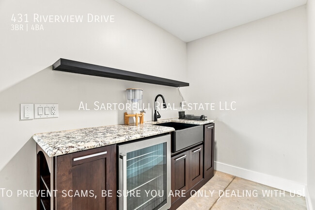 Building Photo - 431 Riverview Dr