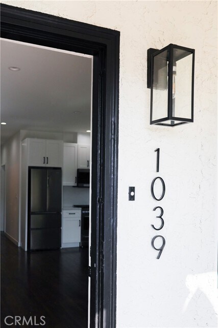 Building Photo - 1033 Gladys Ave