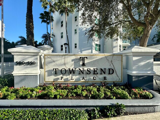 Building Photo - 500 SE Mizner Blvd