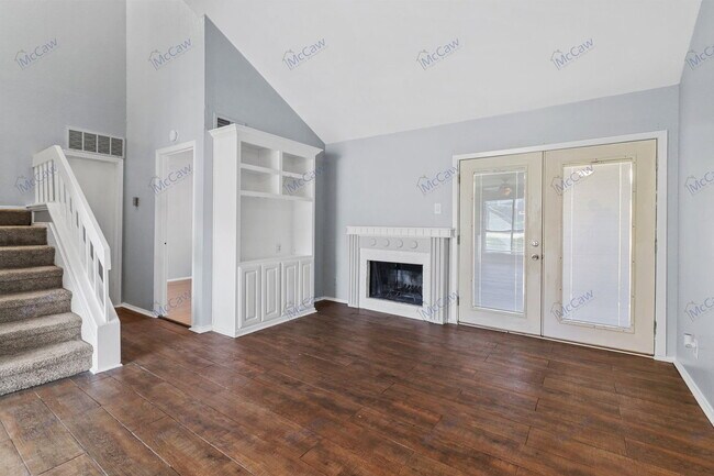 Building Photo - 2101 Park Willow Ln