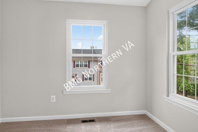 Building Photo - 6001 Keble Dr