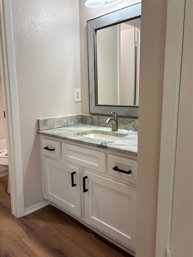 Building Photo - 14515 Wunderlich Dr