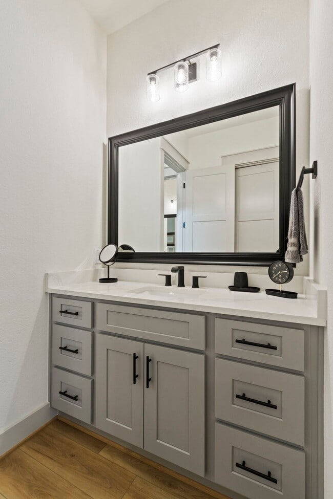 Building Photo - 21359 Monarch Dr